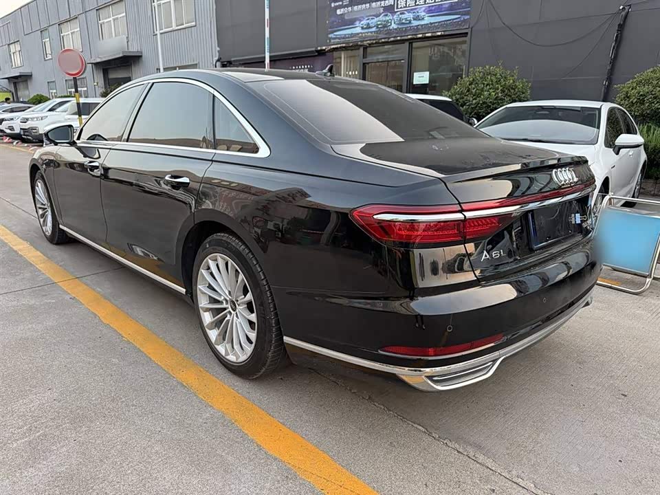 Audi A8