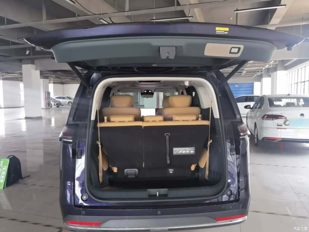 Trumpchi E8, 2024 9