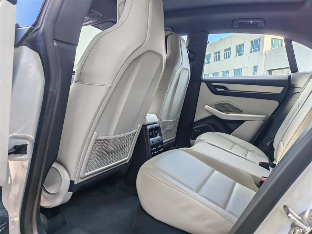 Porsche Macan, 2024 8