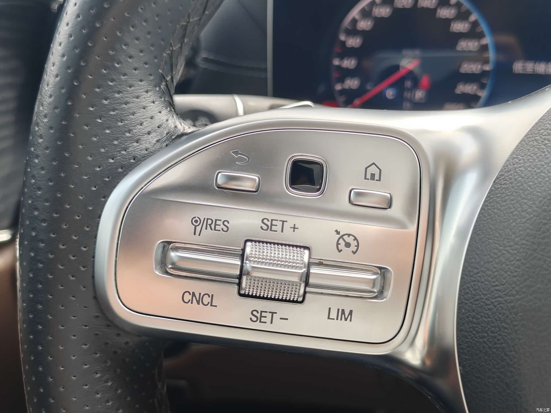 Mercedes-Benz E-Class, 2019 28