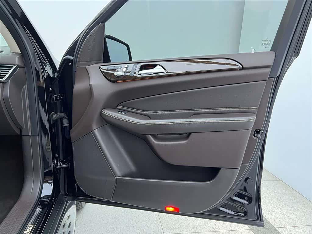 Mercedes-Benz GLS, 2018 27