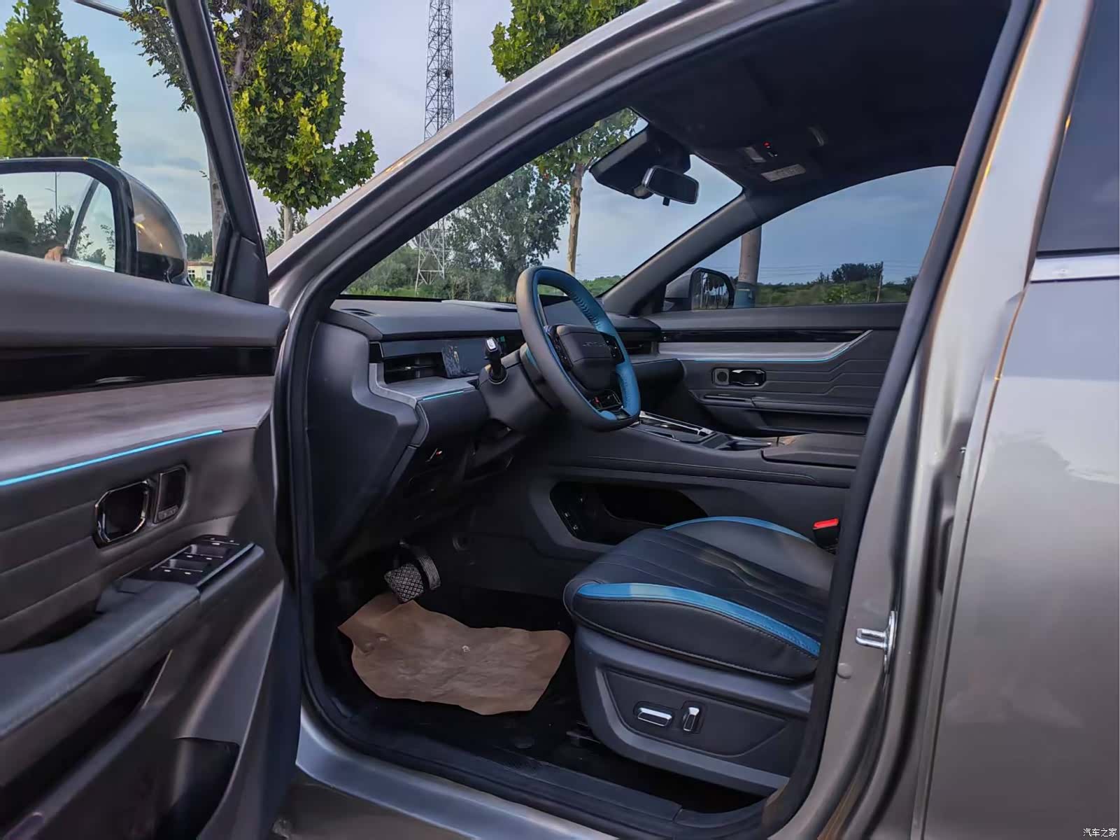 Jetour L6, 2025 9