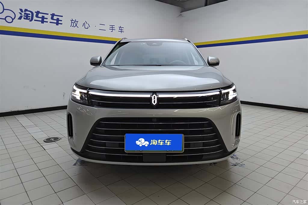 AITO M7, 2023 2