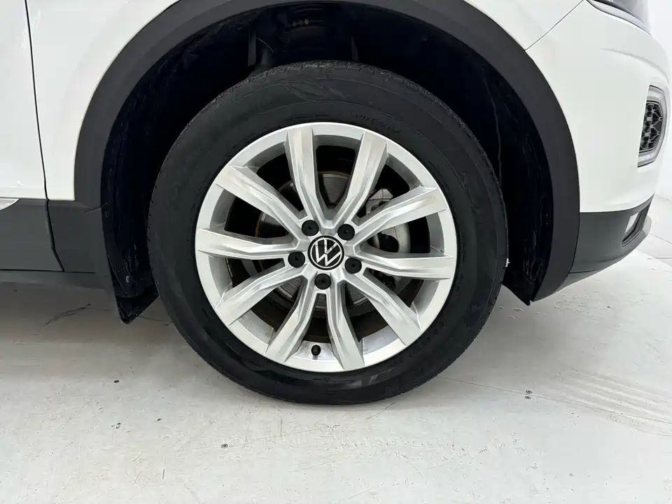 Volkswagen T-ROC exploring Songs