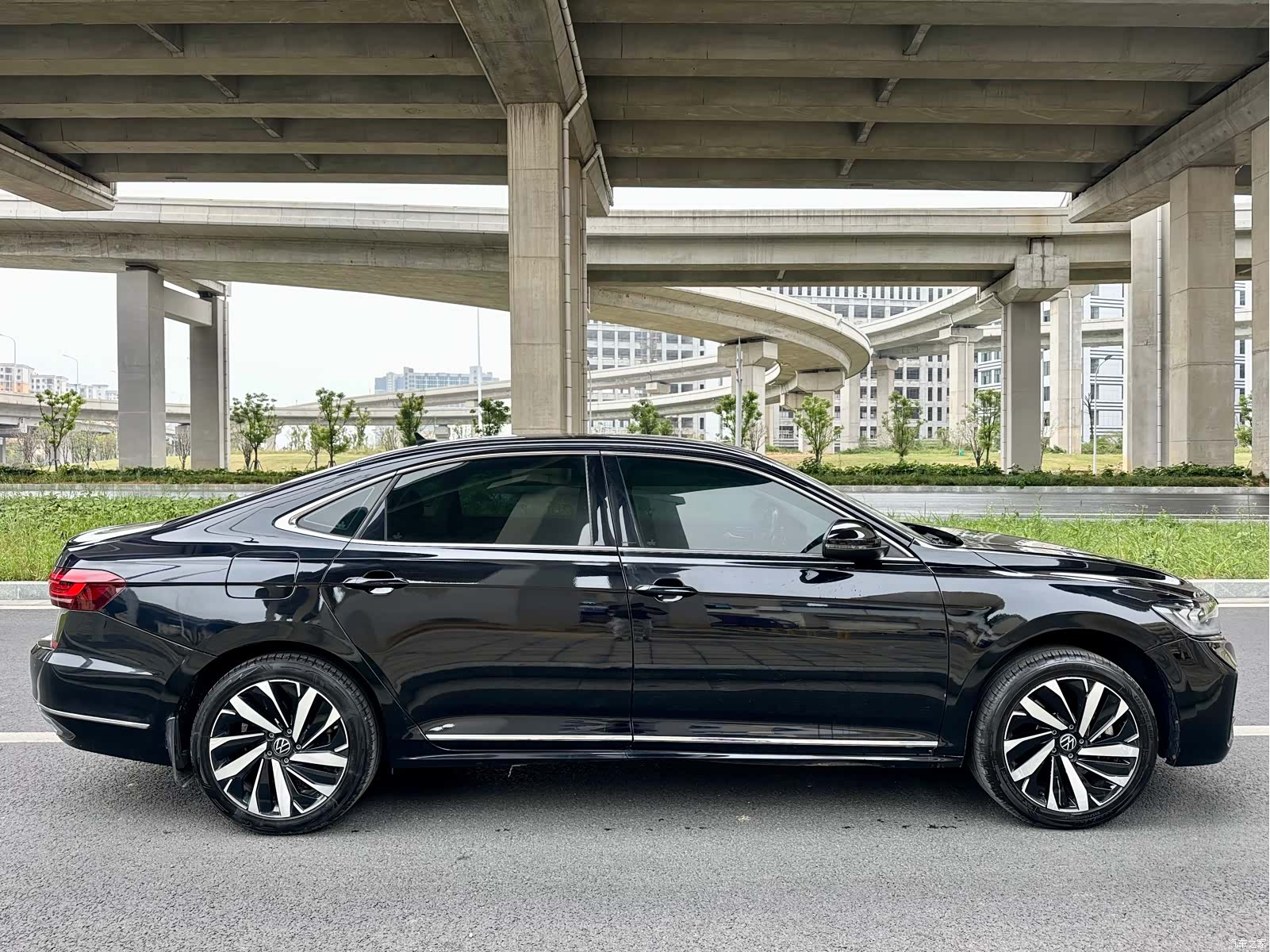 Volkswagen Passat, 2022 все фото