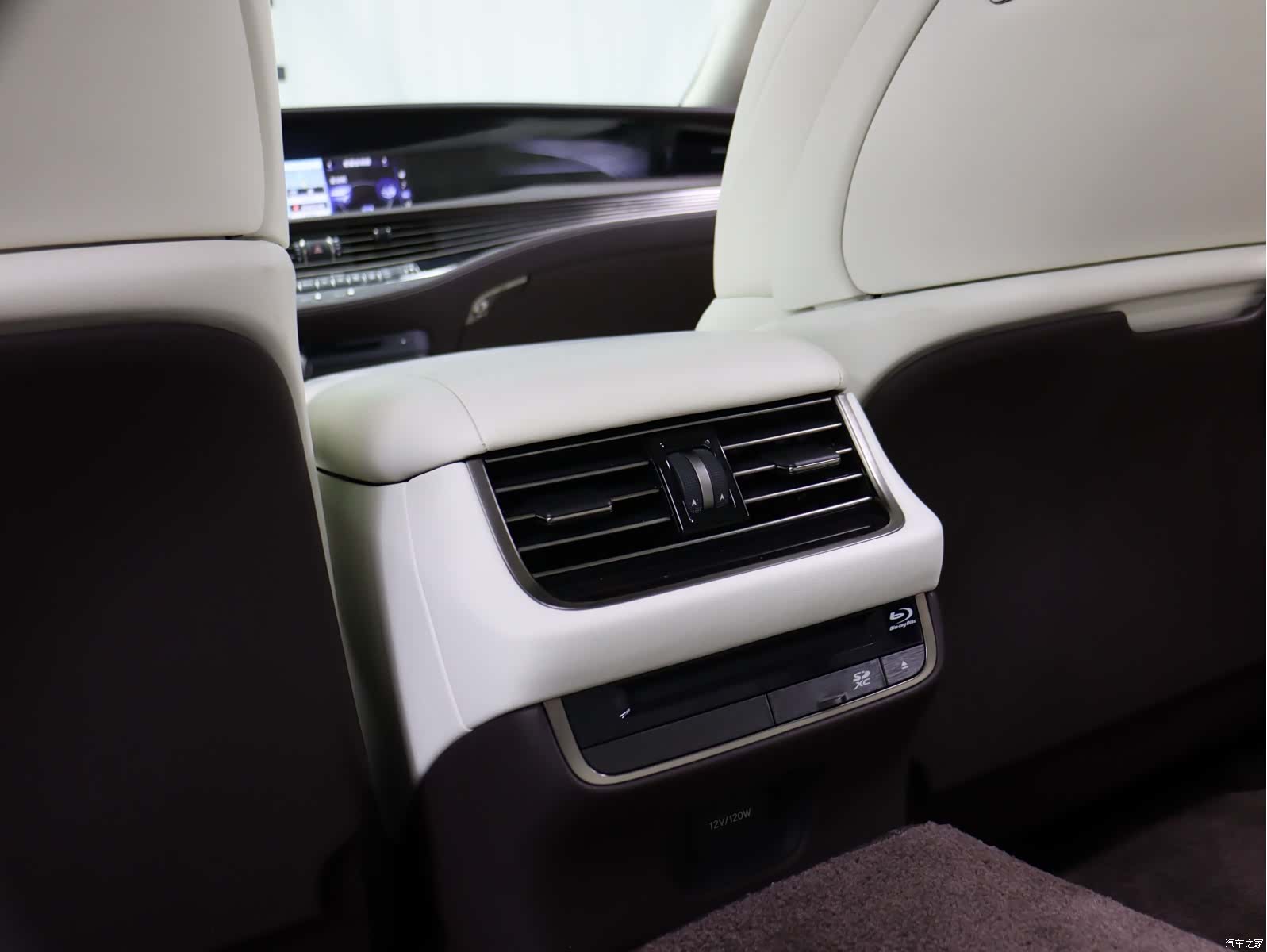 Lexus LS, 2018 31
