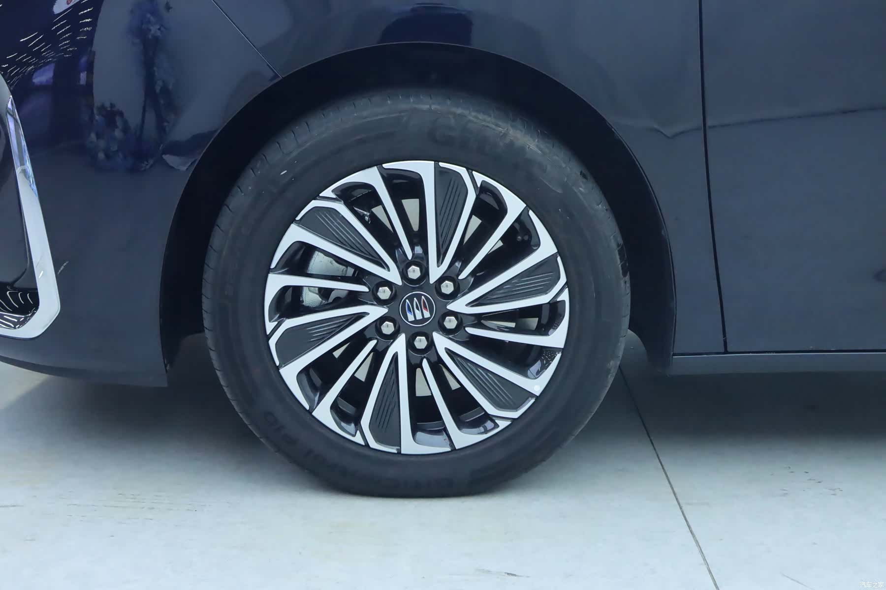 Buick GL8, 2025 4
