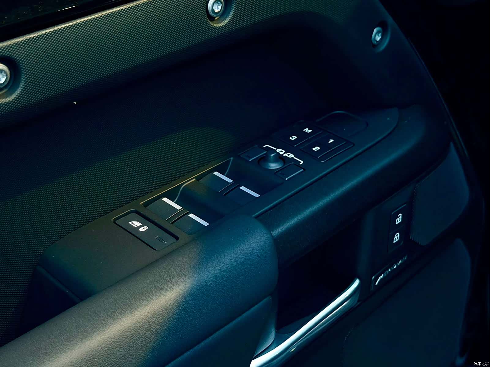 Land Rover Defender, 2025 7