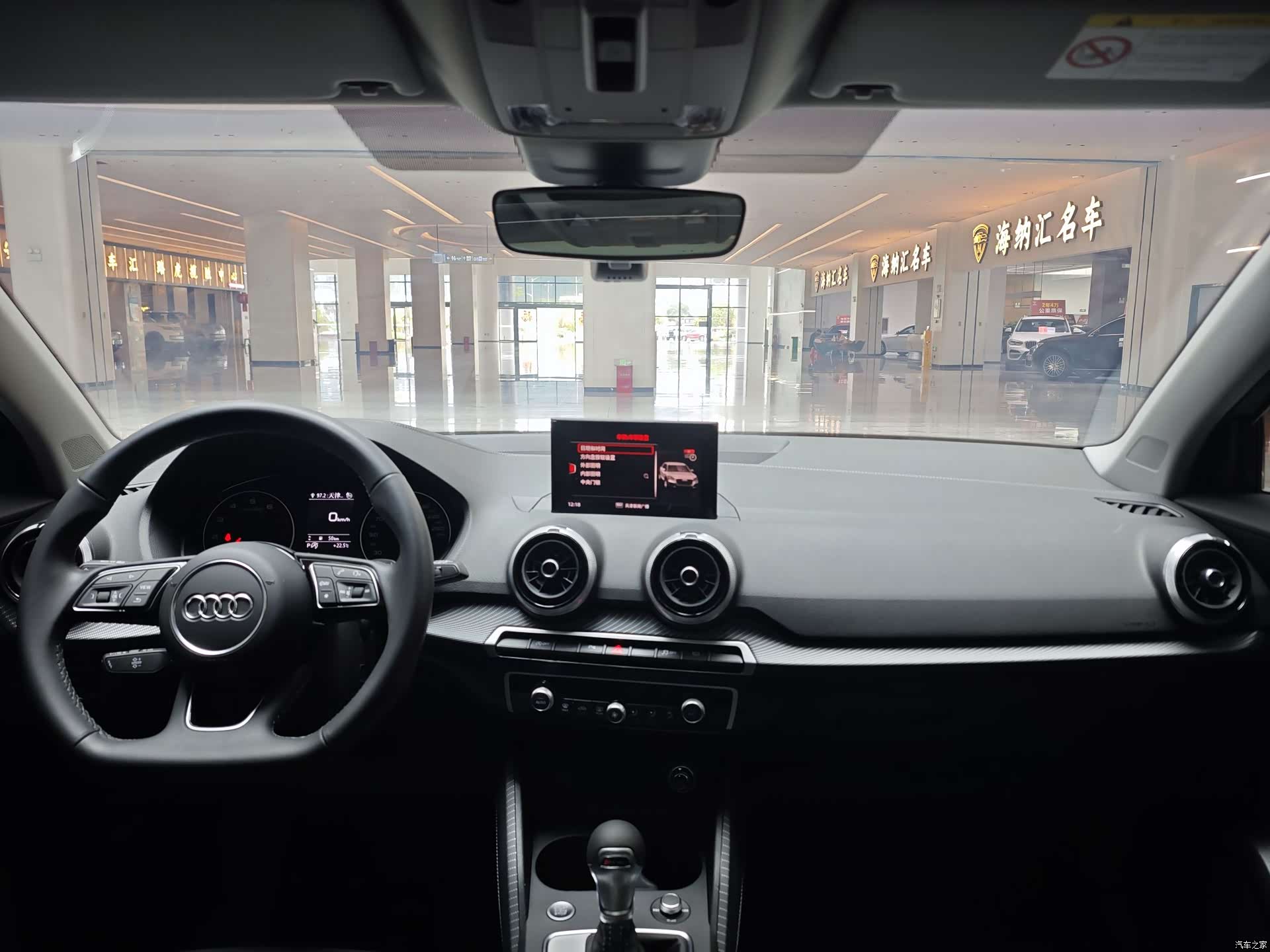 Audi Q2L, 2024 6