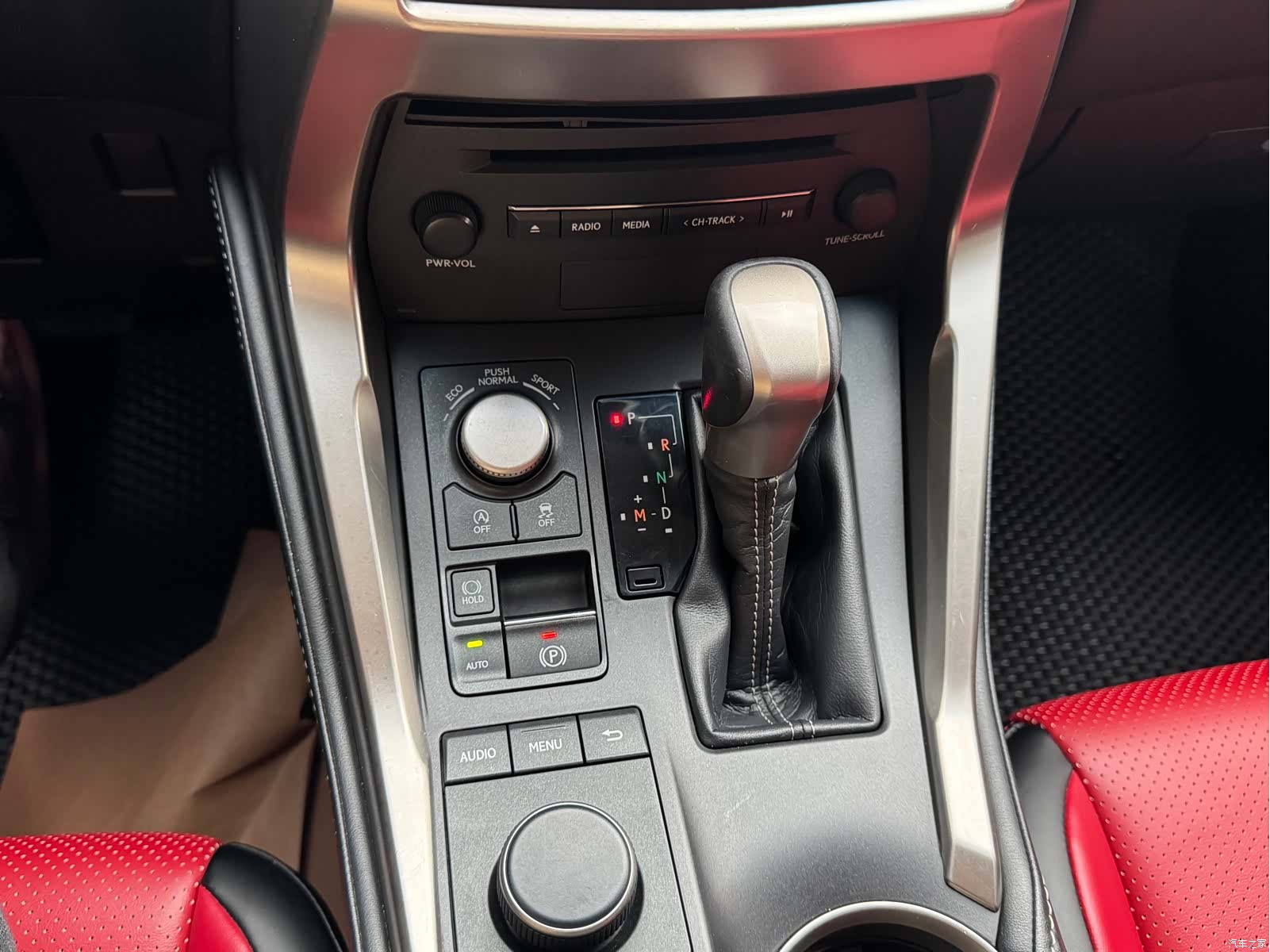 Lexus NX, 2017 14