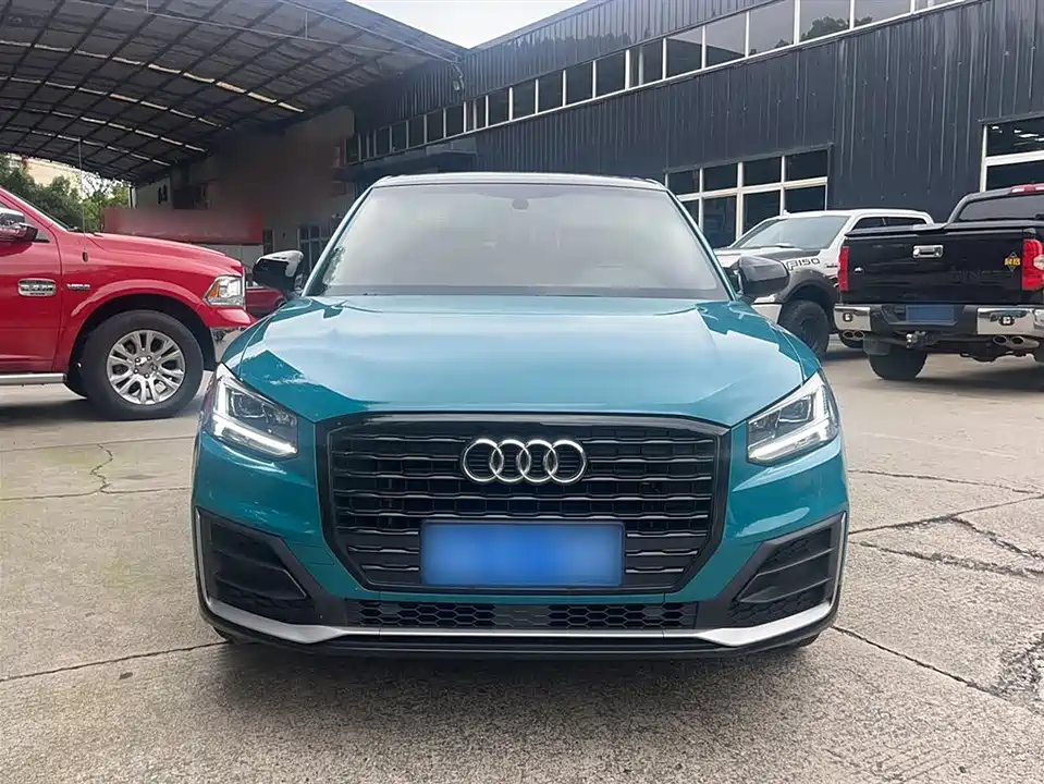 Audi Q2L
