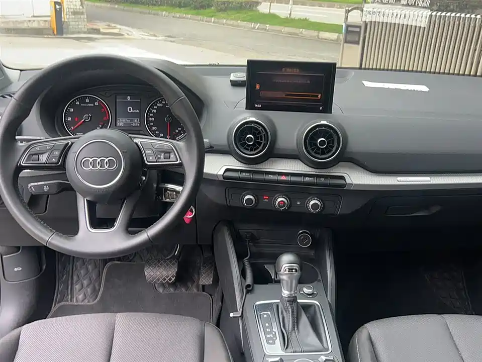 Audi Q2L