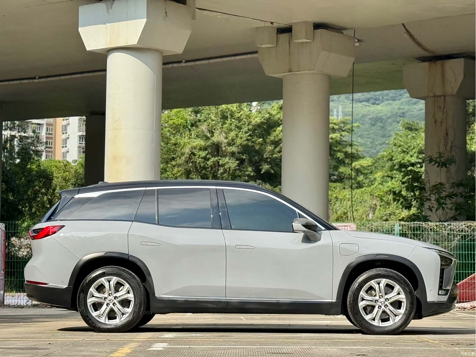 NIO ES8, 2021 21