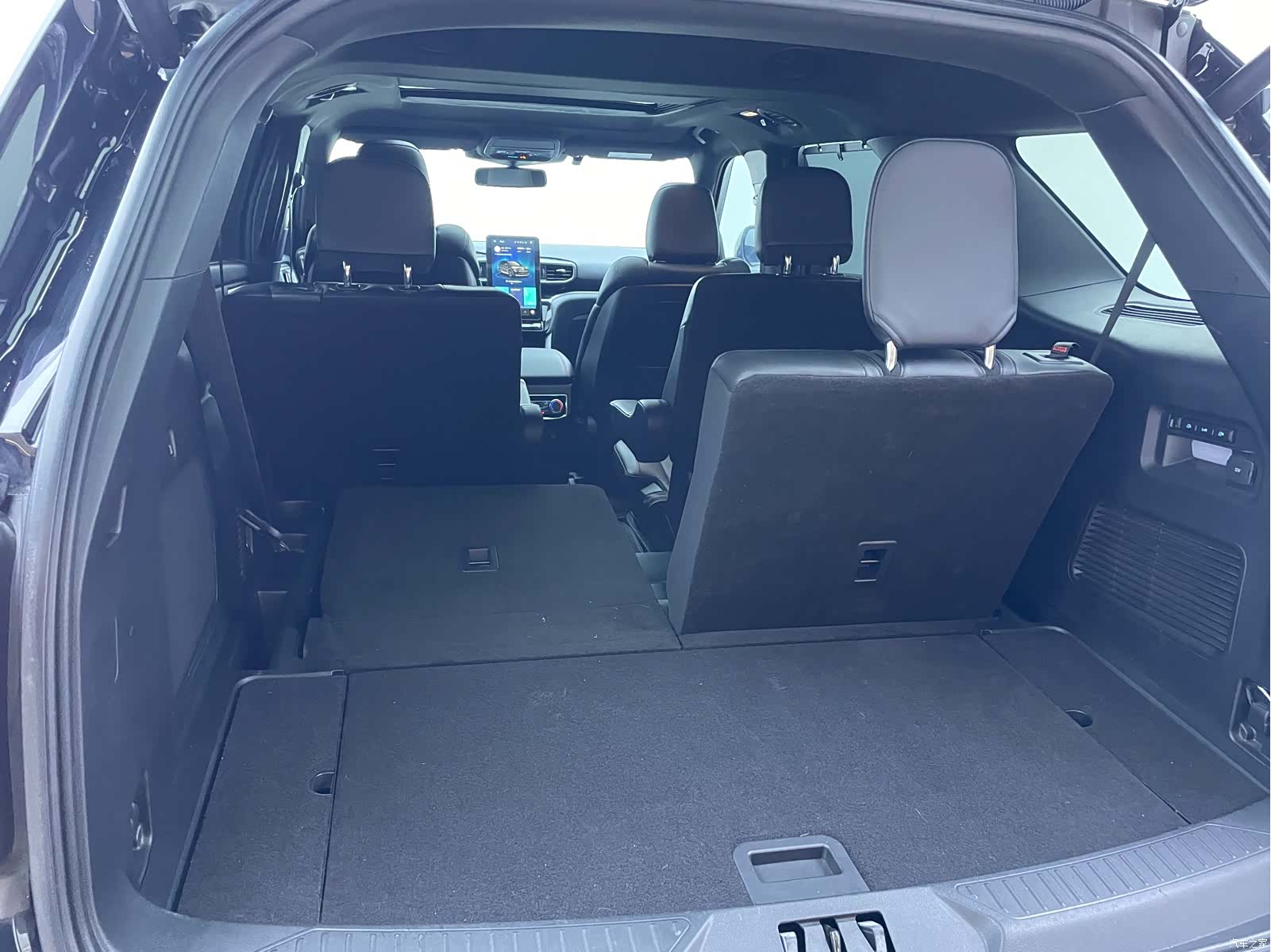 Ford Explorer, 2020 24