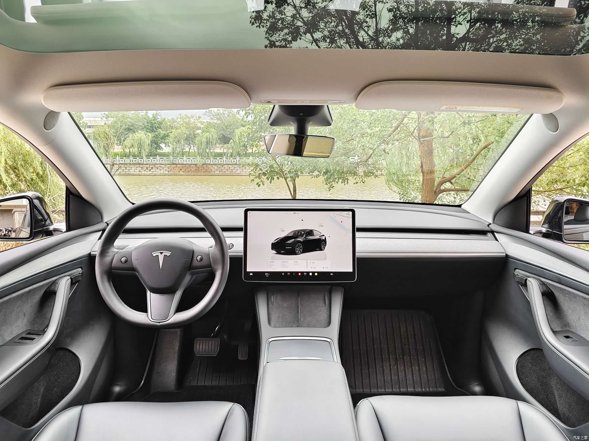 Tesla Model Y, 2023 7