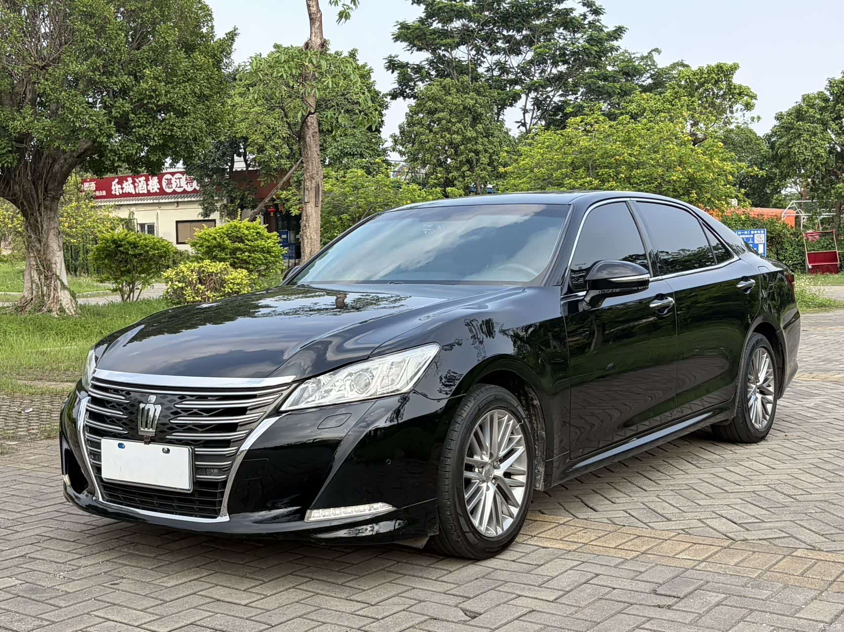Toyota Crown, 2017 1
