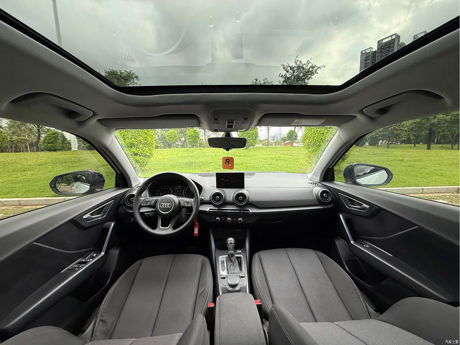 Audi Q2L, 2019 19
