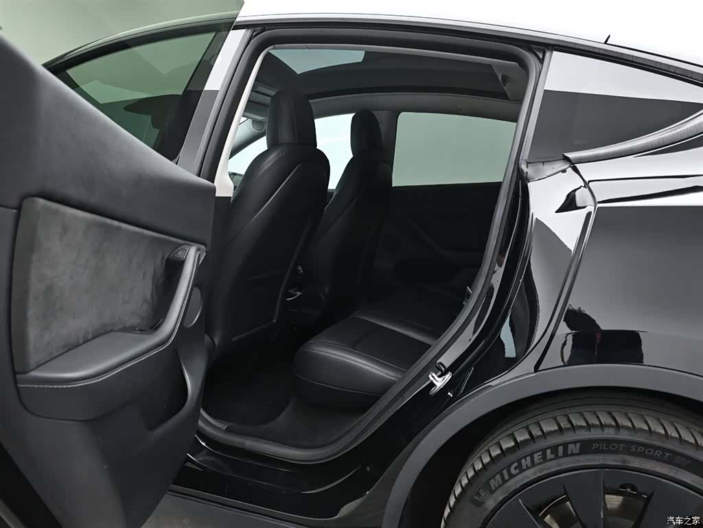 Tesla Model Y, 2021 14