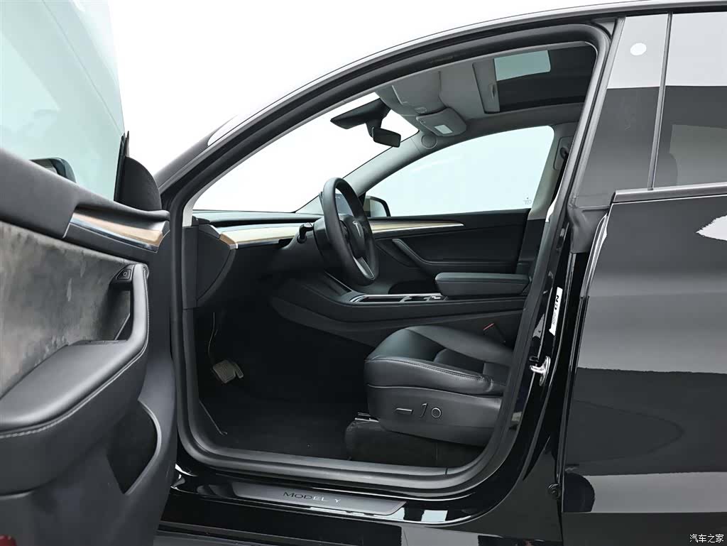 Tesla Model Y, 2021 12
