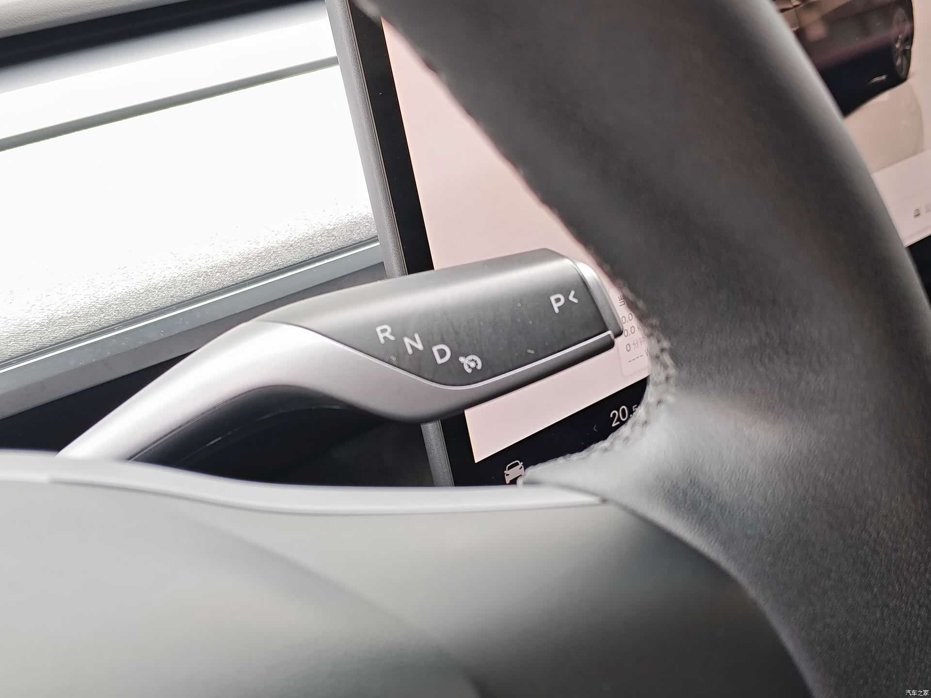 Tesla Model Y, 2023 9