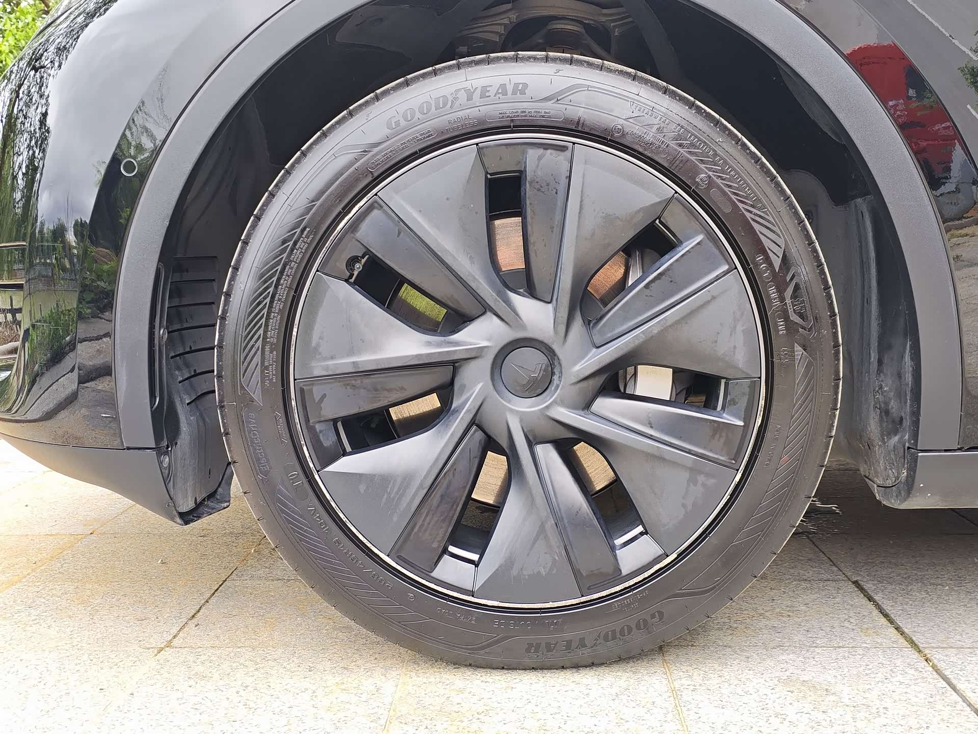 Tesla Model Y, 2023 17