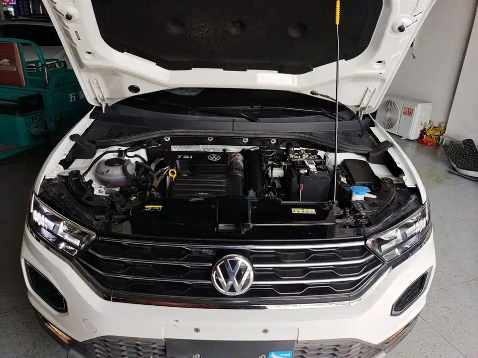 Volkswagen T-ROC exploring Songs