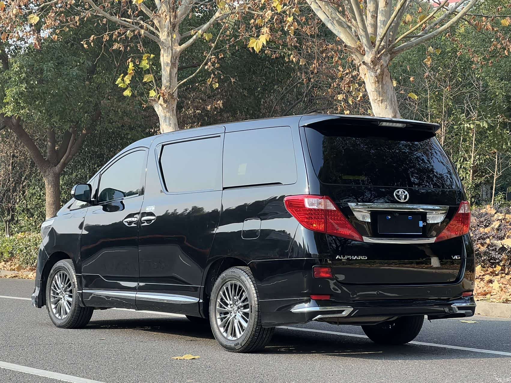 Toyota Alphard, 2012 все фото