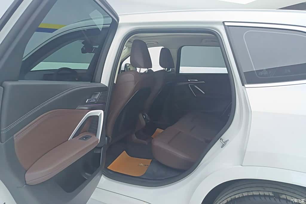 BMW X1, 2025 11