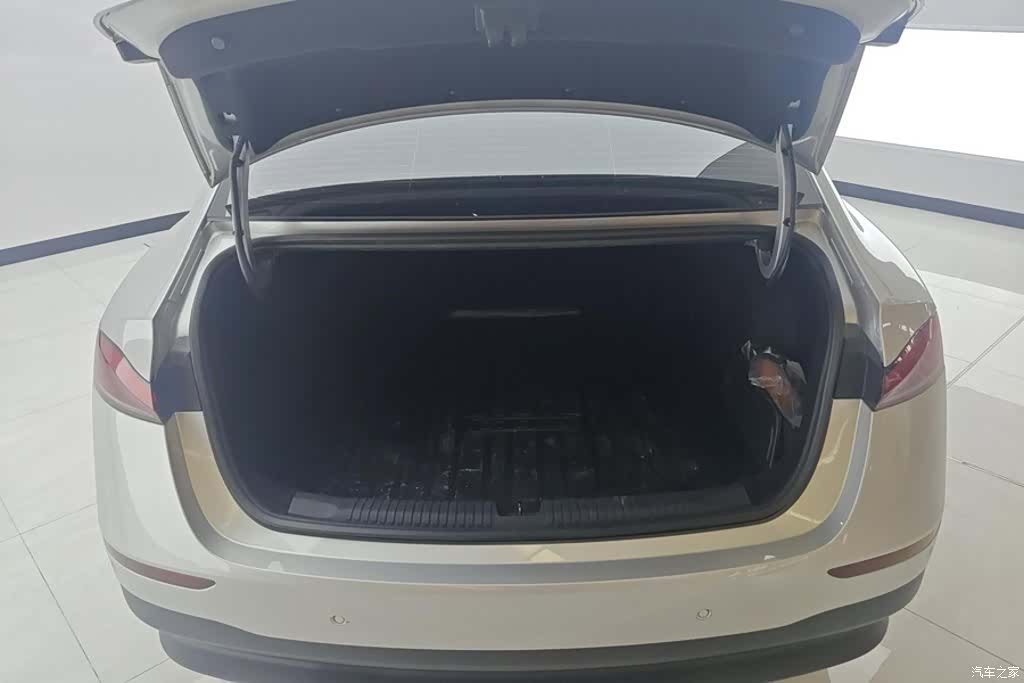 Roewe D7, 2024 4