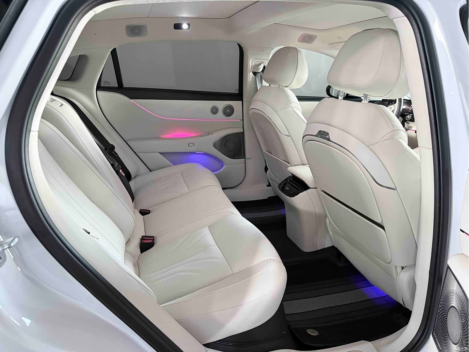 Voyah Passion, 2025 11
