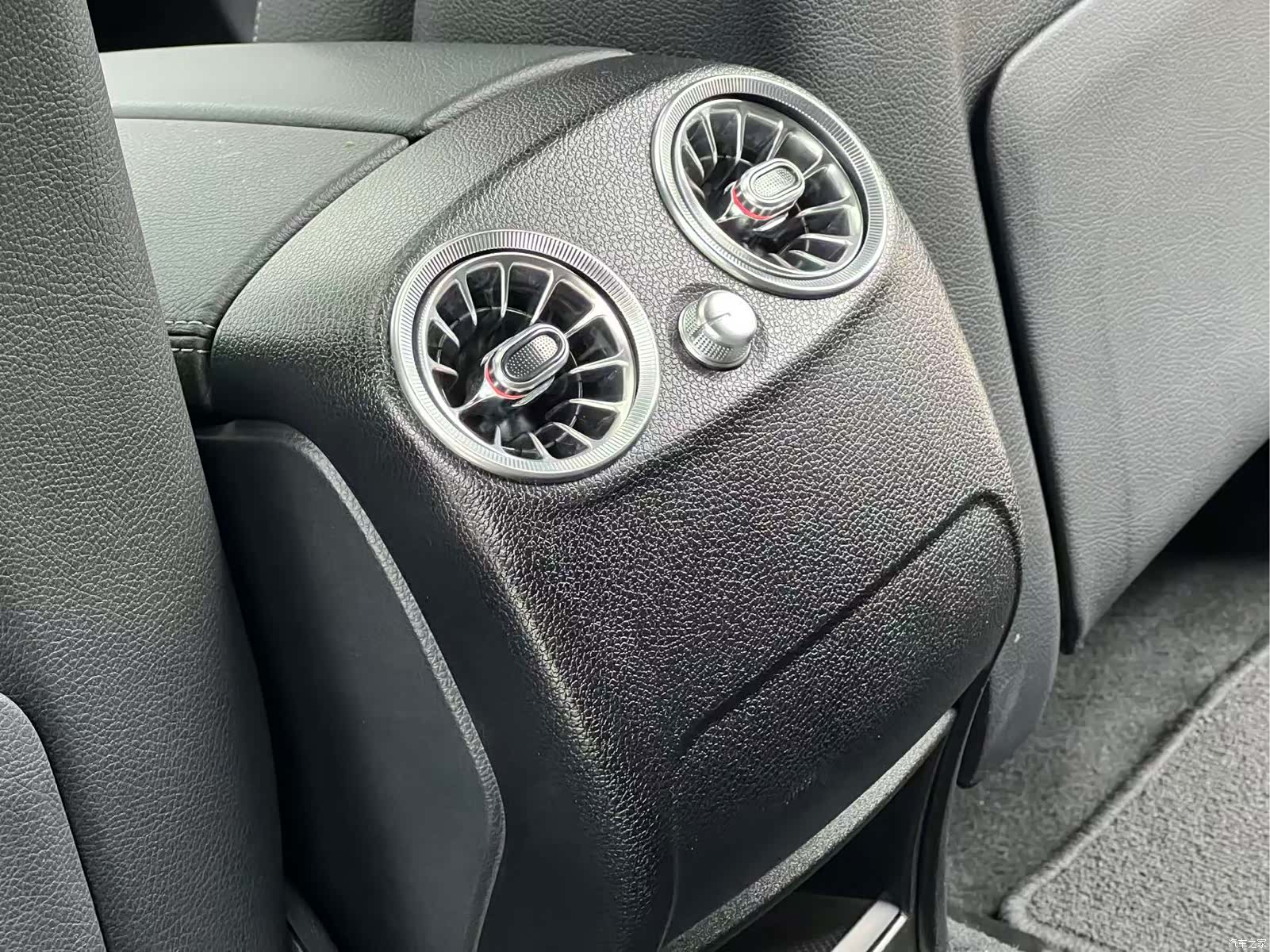 Mercedes-Benz GLC, 2019 21