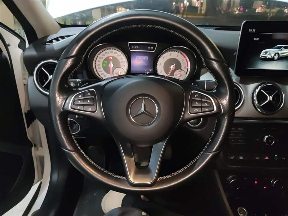 Mercedes-Benz GLA