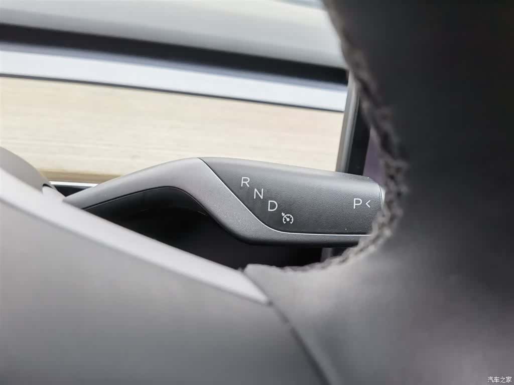 Tesla Model 3, 2023 13