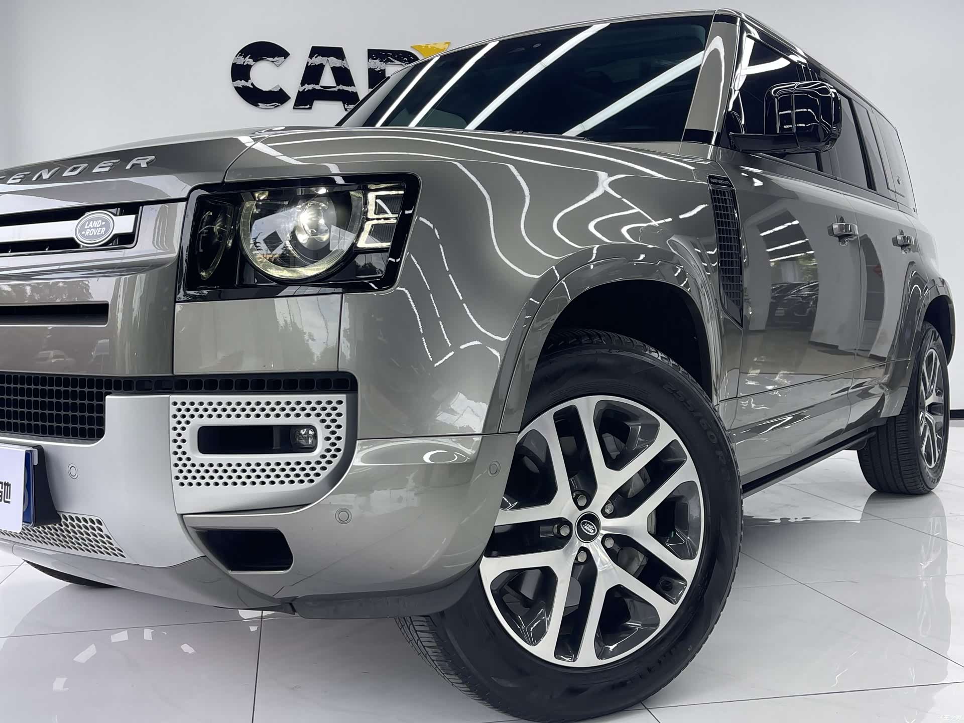 Land Rover Defender, 2024 28