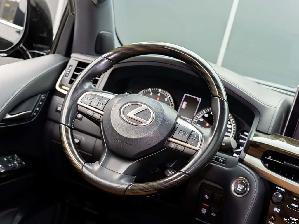 Lexus LX, 2022 17