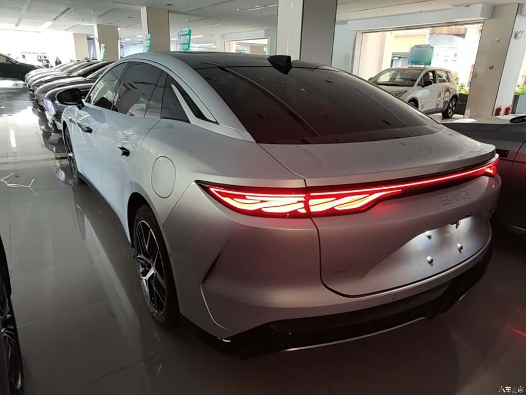 BYD Han, 2025 все фото
