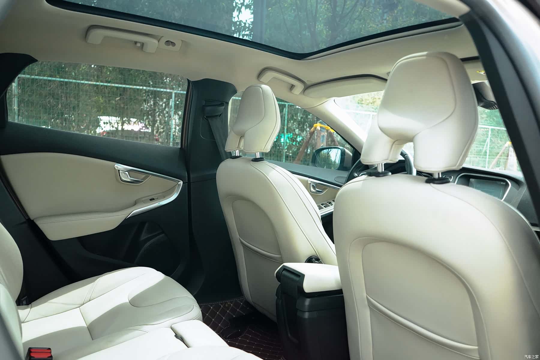 Volvo V40, 2016 14