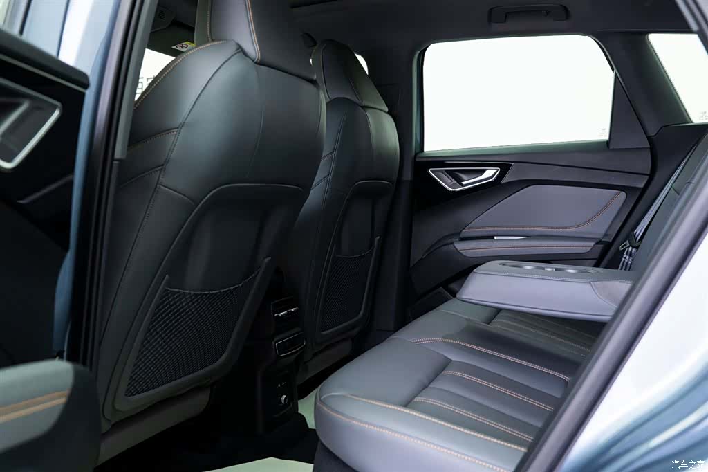 Audi Q4 e-tron, 2024 7