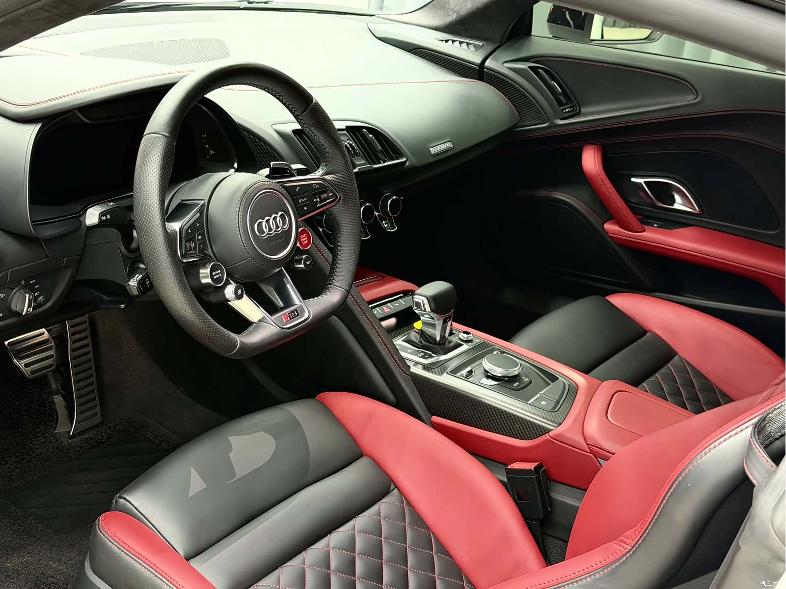 Audi R8, 2017 7