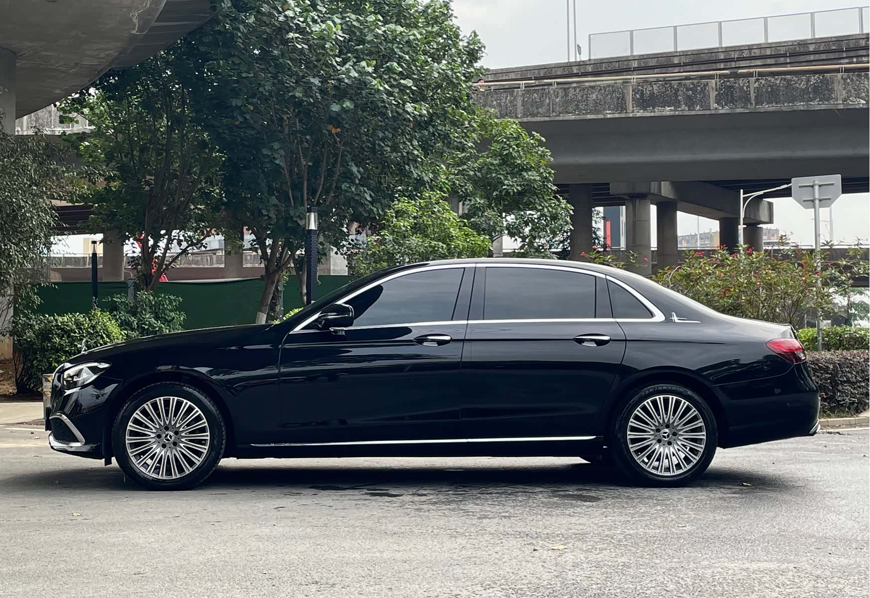 Mercedes-Benz E-Class, 2022 3