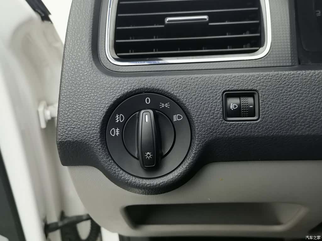 Skoda Rapid, 2016 21