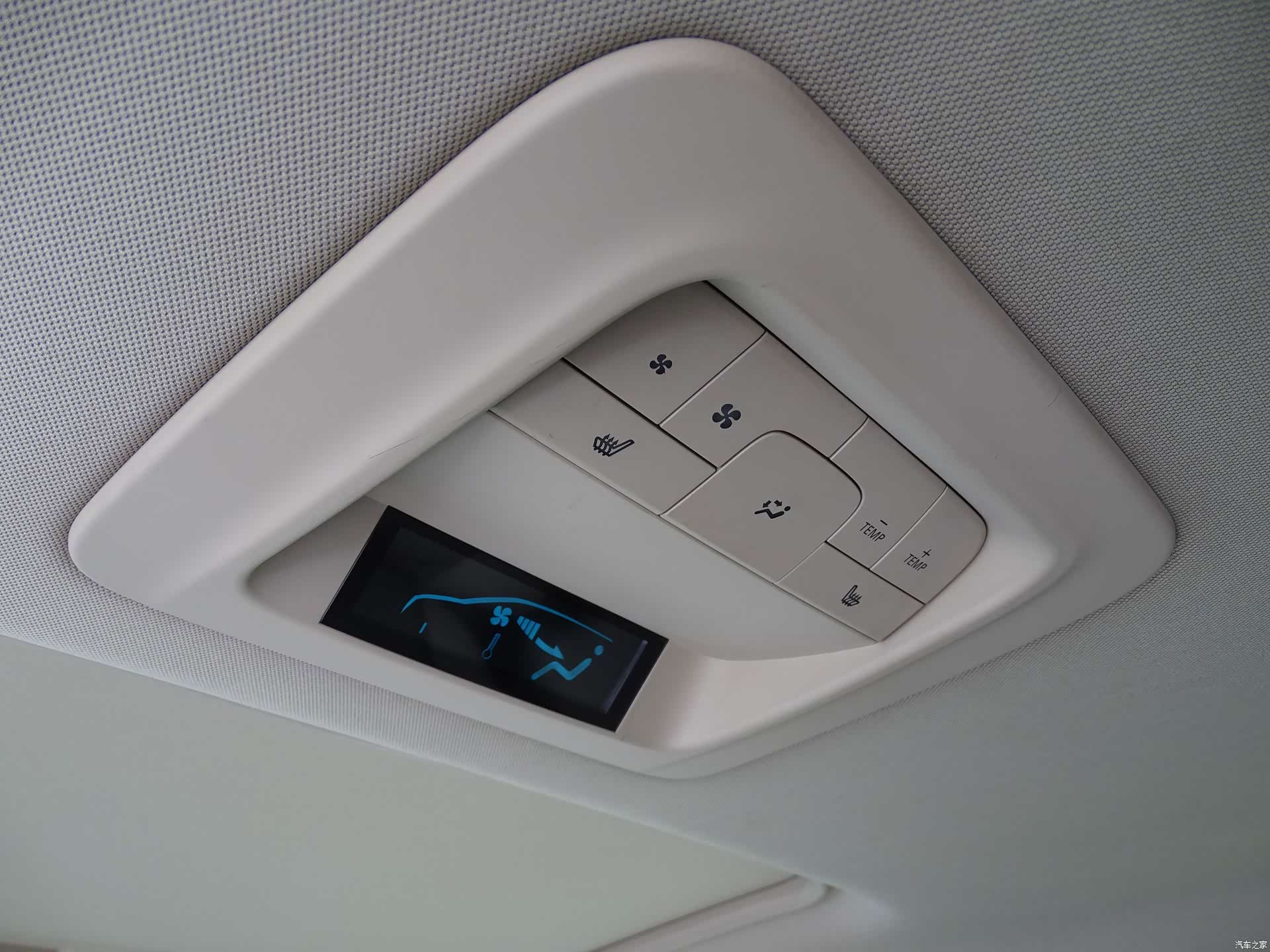 Buick GL8, 2011 35