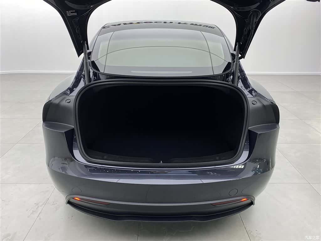 Tesla Model 3, 2025 26
