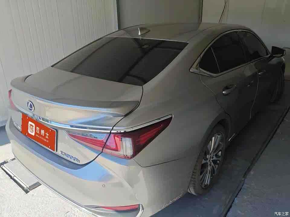 Lexus ES, 2021 4