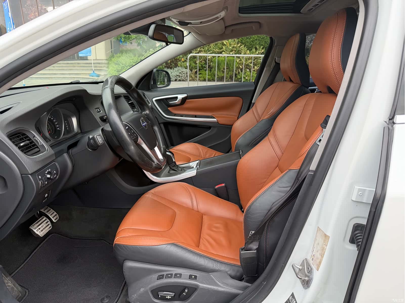 Volvo V60, 2014 все фото