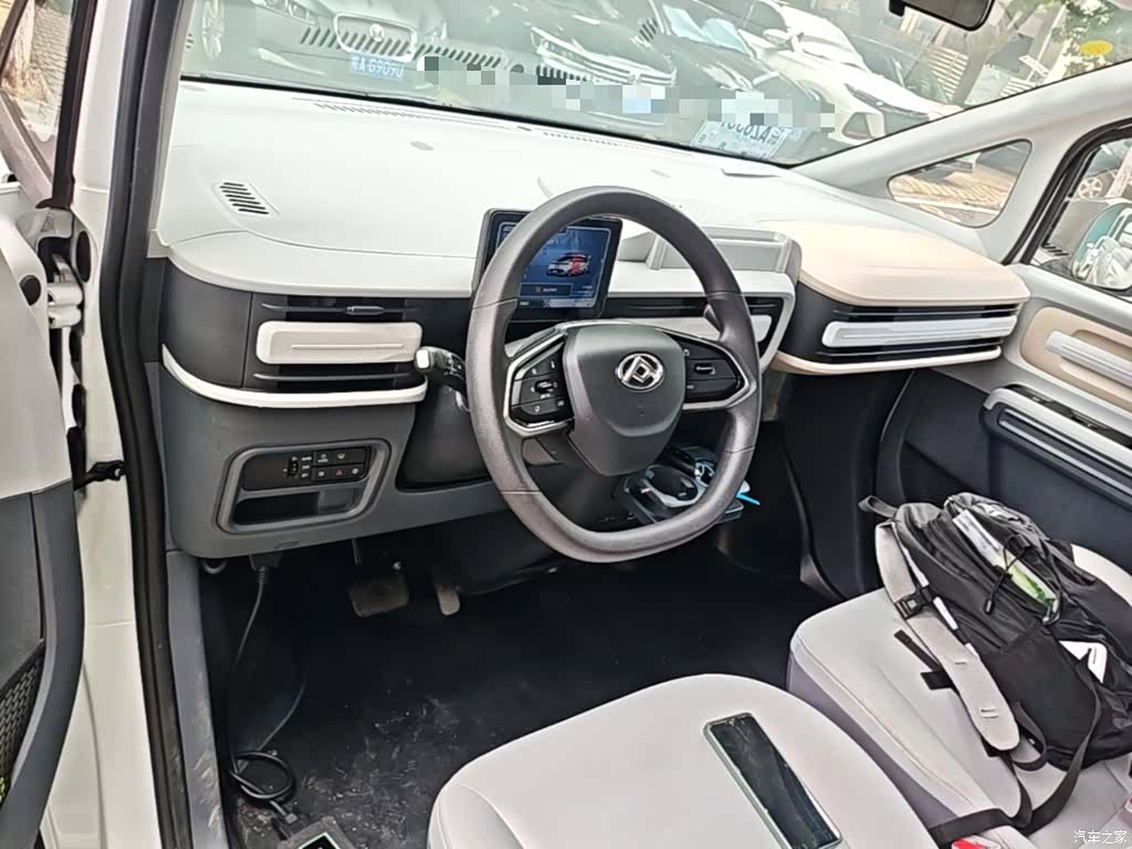 Maxus V1, 2025 6