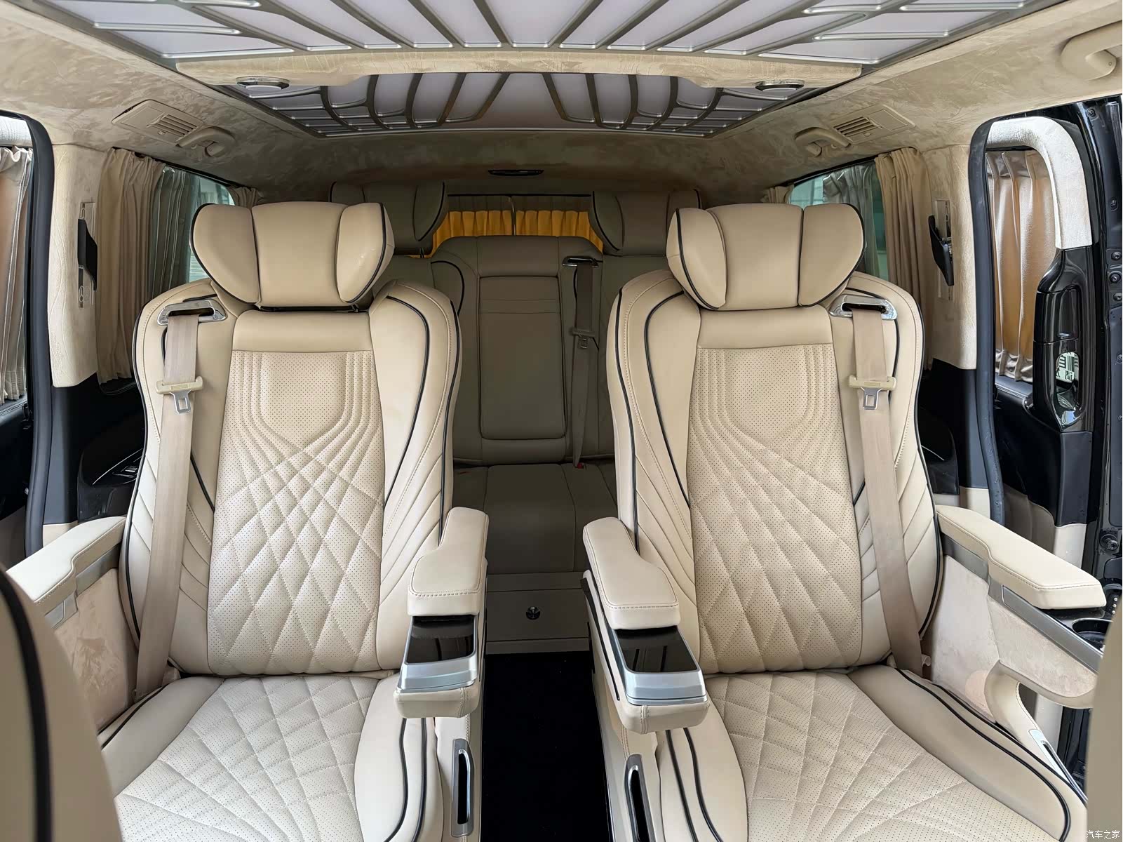 Mercedes-Benz 7, 2021 7