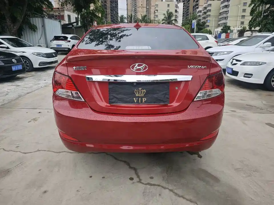 Hyundai Rena