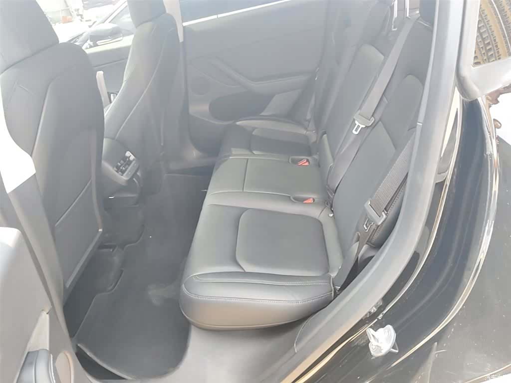 Tesla Model Y, 2022 17