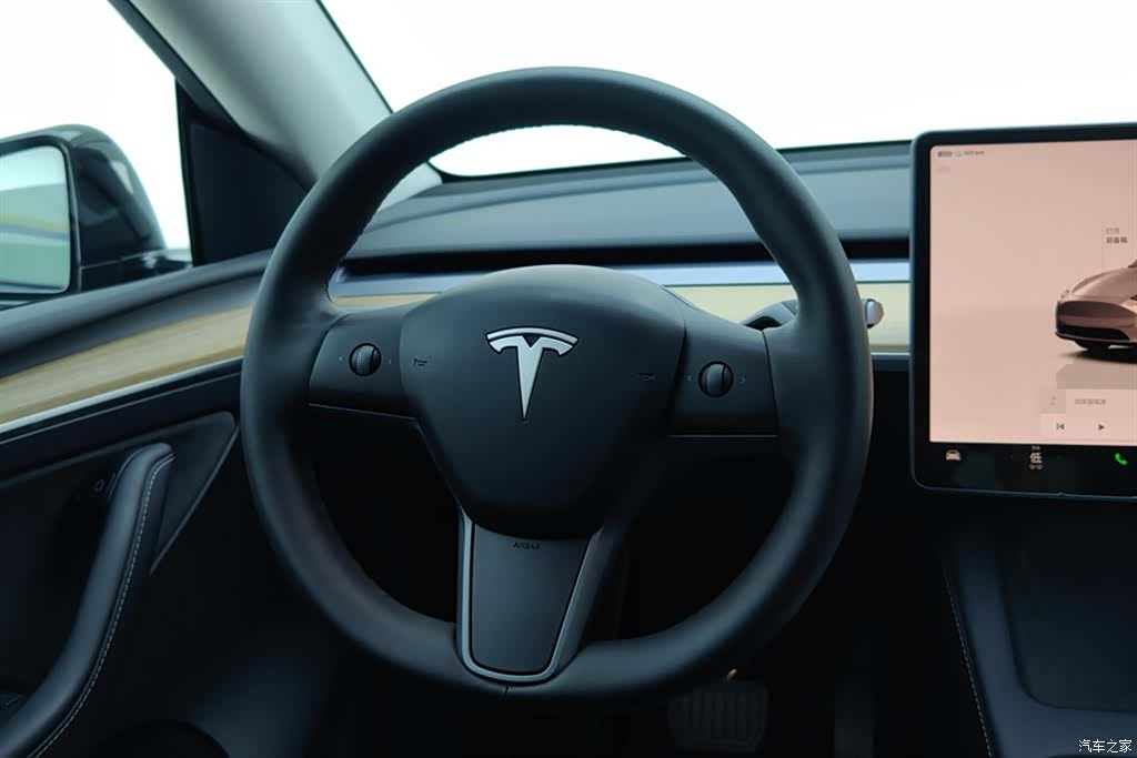 Tesla Model Y, 2022 15